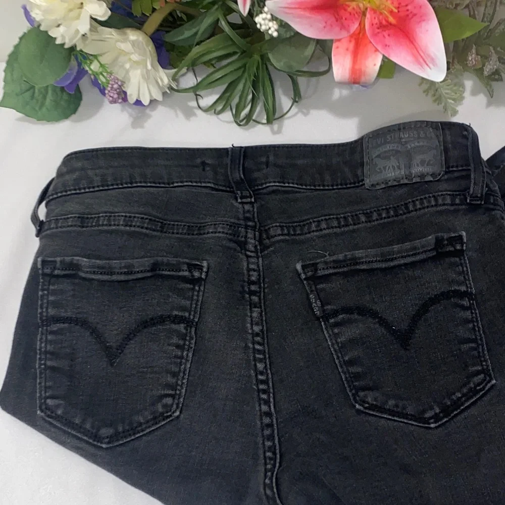 Levi's Women's Charcoal Skinny Ankle Jeans - Picture 4 of 5